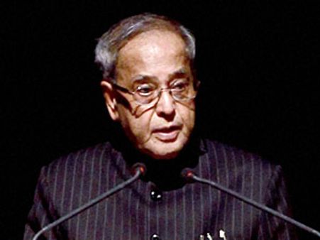 5 பேரின் கருணை மனுக்களை நிராகரித்த பிரணாப்; 2 பேரின் தூக்கு ஆயுளாக குறைப்பு