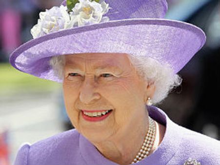 ராணி எலிசபெத் செலவுக்கு ரூ.296 கோடி ஒதுக்கீடு: ரூ. 42 கோடி ஜாஸ்தி!