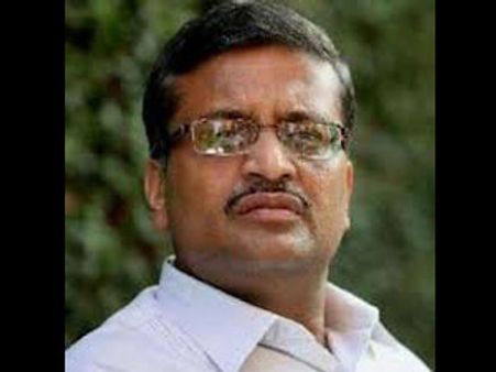 சோனியா மருமகன் வத்ராவை அம்பலப்படுத்திய அசோக் கேம்காவுக்கு 44-வது டிரான்ஸ்பர்!