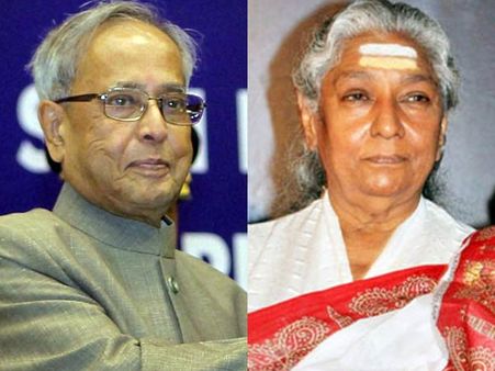 108 பேருக்கு பத்ம விருதுகள் வழங்கினார் ஜனாதிபதி: விருதை புறக்கணித்தார் ஜானகி!