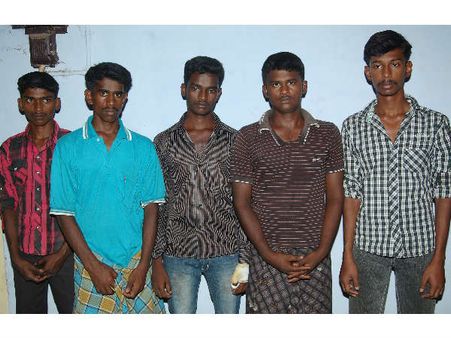 படிக்கும் வயதில் காதல்... சிவகங்கையில் சுந்தரபாண்டியன் ஸ்டைல் கொலை...