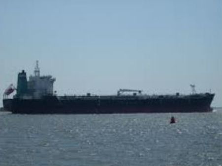 சென்னை: கடலில் குதித்து கோர்ட்டுக்கு ஓடி வந்த கேப்டன்.. கப்பல் மூழ்குவதாக தகவல்!