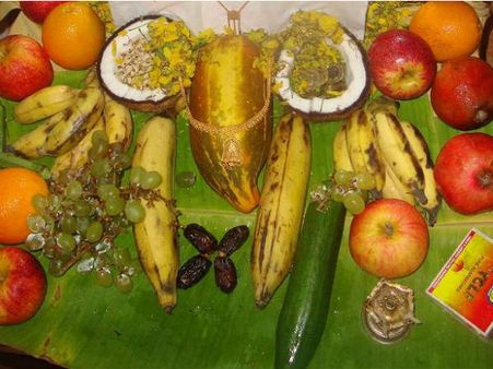 தமிழ் புத்தாண்டு: கனி காணுதலும் கை நீட்டமும்…