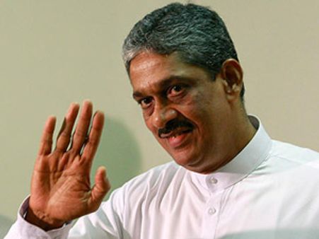 பிரபாகரன், சூசை போரில் மரணம்- பொட்டு அம்மானின் மனைவி சயனைட் அருந்தி உயிரிழப்பு: சரத் பொன்சேகா தகவல்