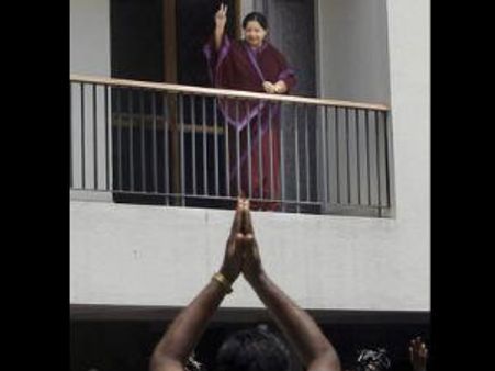 கர்நாடக சட்டமன்றத் தேர்தல்: அதிமுக சார்பில் 5 பேர் போட்டி-பெங்களூரில் 2 தொகுதிகளில்..