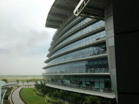 ஊழியர்களுக்கு 5-10% ஊதிய உயர்வு அளிக்கும் டிசிஎஸ்: 45,000 பேருக்கு புதிதாக வேலை