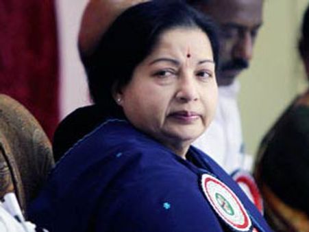 4 தொகுதிகளில் வேட்பு மனு தாக்கல்: ஜெயலலிதாவுக்கு எதிரான திமுகவின் வழக்கை கைவிட்ட ஹைகோர்ட்!