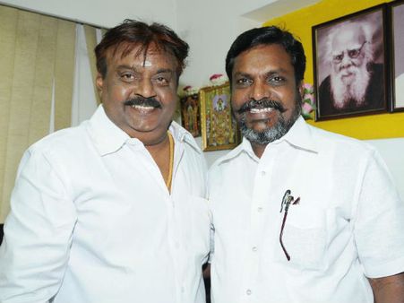 திருமாவளவன்- விஜயகாந்த் திடீர் சந்திப்பு