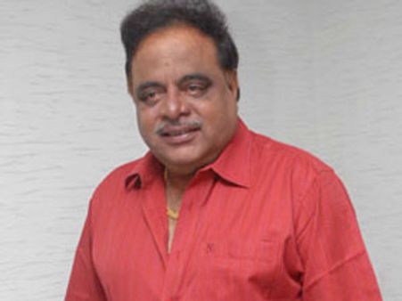 ராகுல் காந்தி கூட்டத்தில் நடிகர் அம்பரீஷ் அவமரியாதை: ரசிகர்கள் ஆத்திரம்