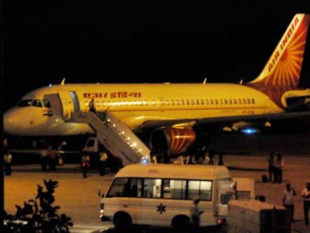 சிறப்பு விமானம் மூலம் இந்தியா கொண்டு வரப்பட்ட சரப்ஜித் சிங் உடல்!