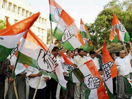 கர்நாடக தேர்தல்: மீண்டும் ஆட்சியைப் பிடிக்கிறது காங்கிரஸ்-பாஜகவுக்கு பெரும் தோல்வி