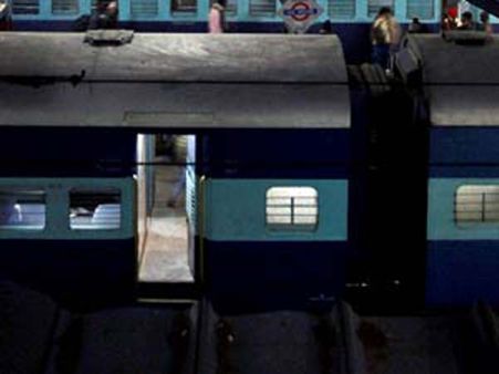 4 ஆண்டுகளில் ஓடும் ரயிலில் 2 பிரசவம்: இரண்டிலுமே இரட்டைக் குழந்தைகளை பெற்ற உ.பி. பெண்