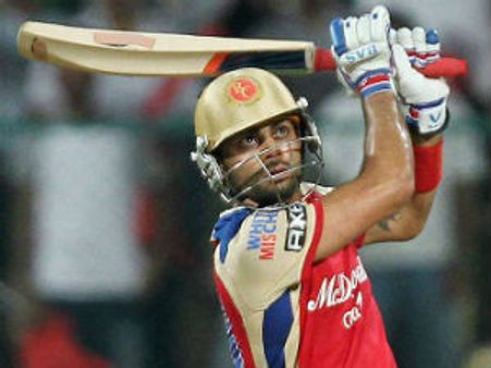 விராத் கோஹ்லியைப் பார்த்து ஊளையிட்டு கிண்டலடித்த கிங்பிஷர் ஊழியர்கள்