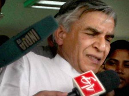 நிருபரை மிரட்டிய பவன் குமார் பன்சால்