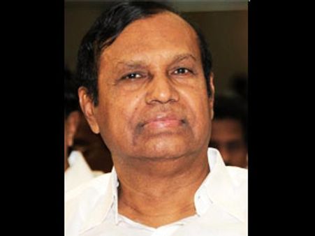 உச்சமான உட்கட்சி மோதல்.. தஞ்சாவூரில் டி.ஆர்.பாலுவை தாக்க முயன்ற திமுகவினர்! கார் உடைப்பு!!