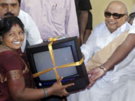 தமிழக அரசின் 'ஓசி' டிவியை 'எலி' கடிச்சு...போச்சு ரூ4 கோடி: சிஏஜி அறிக்கை