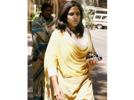 மெய்யப்பனைப் பார்க்க தனி விமானத்தில் கிளம்பிய தாயார், மனைவி!