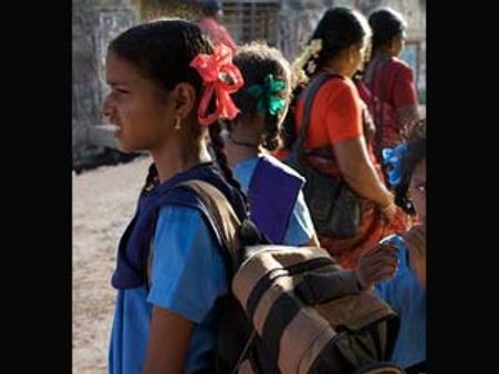 கோடை வெயில்.. தமிழகத்தில் பள்ளிகள் திறப்பு ஒரு வாரம் தள்ளி வைப்பு- ஜூன் 10-ல் தான்!