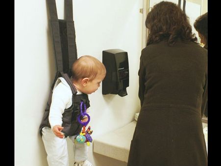 சுவற்றில் குழந்தையை மாட்டி வைக்கும் புதிய ஹேங்கர் அறிமுகம்