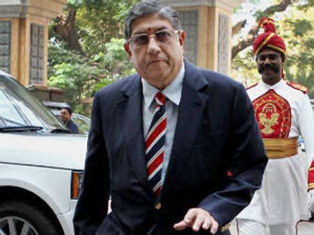 என் கருத்தையே சுக்லா சொன்னார்.. விசாரணையில் இருந்து விலகி இருக்கிறேன்- இது 'சீ'னி' வெடி!