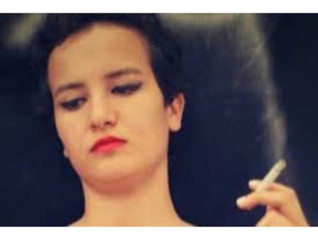 டுனிஷியாவில் பரபரப்பு.. அரை நிர்வாணத்தில் பெண்கள் திடீர் போராட்டம்