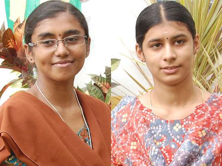 10ம் வகுப்பு தேர்வு: முதல் 3 இடங்களைப் பிடித்து நெல்லை மாணவிகள் சாதனை