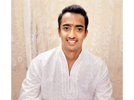 நேஹா சம்பாரியை மணந்தார் சவான்