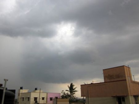 சென்னையில் பலத்த மழை... கர்நாடக மழையால் மேட்டூருக்கு நீர்வரத்து