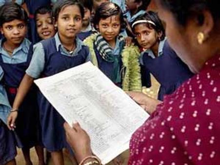 பெண்கள் பள்ளிகளில் இனி ஆசிரியைகள் மட்டுமே... தமிழக அரசு உத்தரவு