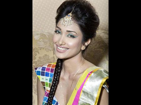 நடிகை ஜியா கான் மரணத்தால் அதிர்ச்சி அடைந்த 5ம் வகுப்பு மாணவர் தூக்கு போட்டு தற்கொலை