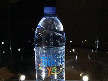 ஒன்றரை லிட்டர் ‘அபூர்வ’ வாட்டர் பாட்டில் ஏலம்: லட்ச ரூபாயையும் தாண்டி சாதனை