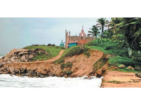 குமரி மாவட்டத்தில் கடல் அரிப்பு: 13 மீனவ கிராமங்கள் கடலில் மூழ்கும் அபாயம்