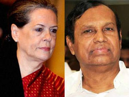 ராஜ்யசபா தேர்தல்: கனிமொழிக்கு ஆதரவு கோரி சோனியா காந்தியை சந்தித்த டி.ஆர். பாலு