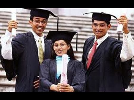 கம்ப்யூட்டர் தெரியலை…. தப்பு தப்பான இங்கிலீஷ், வேலையின்றி தவிக்கும் பட்டதாரிகள்