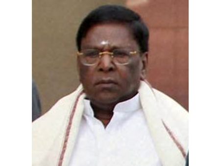 என்எல்சி பங்கு விற்பனையை அரசியலுக்காக எதிர்ப்பதா? கருணாநிதி, ஜெ மீது நாராயணசாமி புகார்