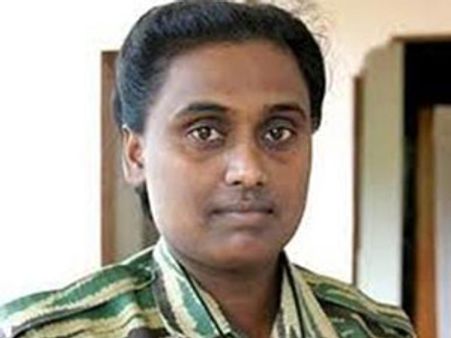 புலிகளின் மகளிர் அரசியல்துறை பொறுப்பாளர் தமிழினி விடுதலை... தேர்தலில் போட்டியிடுவாரா?