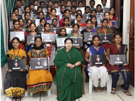 மாநில அளவில் முதல் 3 இடங்களை பிடித்த 201 மாணவர்களுக்கு லேப்டாப்: ஜெ. வாழ்த்து