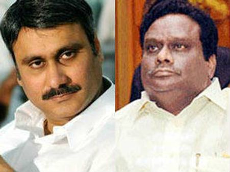 பாமக போராட்டத்தில் பஸ்கள் எரிப்பு.. அன்புமணி, காடுவெட்டி குருவிடம் விசாரணை