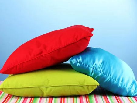 பிரிந்த தம்பதியர்களை இணைக்கும் தலையணை பேச்சுக்கள்!