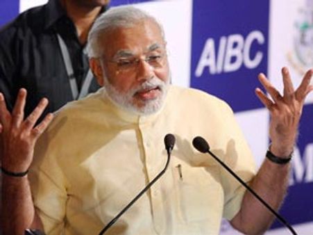 புத்தகயா தாக்குதல் கோழைத்தனமானது: நரேந்திர மோடி சாடல்