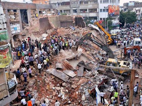 செகந்திராபாத்தில் ஹோட்டல் இடிந்து விபத்து: 12 பேர் பலி