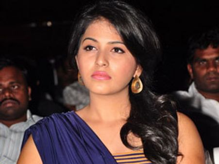சம்மனை வாங்க மறுத்த அஞ்சலி: வழக்கு விசாரணை ஆகஸ்ட் 12க்கு தள்ளிவைப்பு