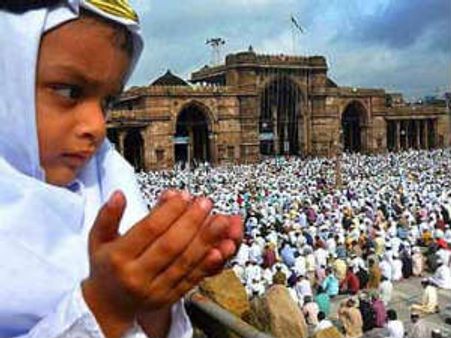 இந்தியாவில் நாளை ரமலான் நோன்பு துவக்கம்; துபாயில் நோன்பு துவங்கியது