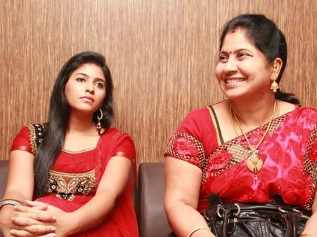 நடிகை அஞ்சலி ஆட்கொணர்வு மனு வாபஸ்: ஹைகோர்ட் தள்ளுபடி!