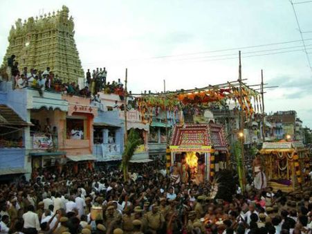 ஆடித்தபசு... கோமதியம்மனுக்கு காட்சியளித்த சங்கரநாராயணர்