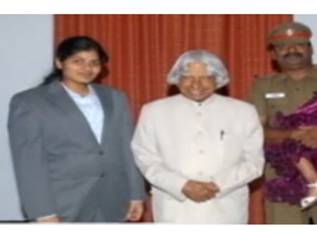 மகளின் மர்ம மரணத்துக்கு காரணம் கோரி லண்டனில் போராடும் சென்னை இன்ஸ்பெக்ட்ர்