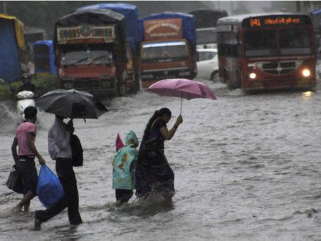 அடுத்த 72 மணி நேரத்திற்கு கனமழை: யாரும் வீட்டை விட்டு வெளிய வர வேண்டாம்