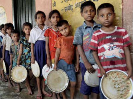 23 குழந்தைகள் பலி: சத்துணவுப் பணியாளார்கள் ஸ்டிரைக் - பசியில் 1.5 கோடி பள்ளிச் சிறார்கள்