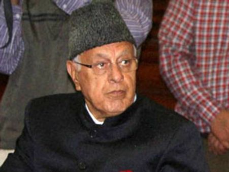 1ரூபாய் சாப்பாடு… மாத்தி போட்டுட்டாங்க… ஆனாலும் மன்னிப்பு கேட்ட பரூக் அப்துல்லா