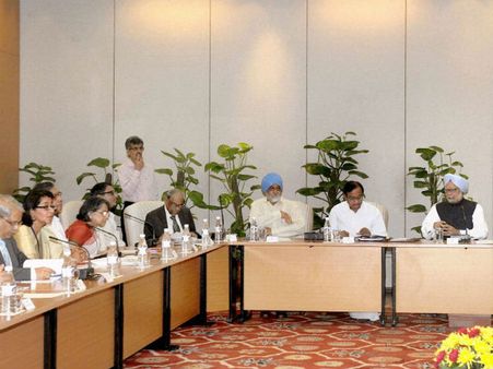 பொருளாதார சீர்திருத்த நடவடிக்கைகள் தொடரும்: பிரதமர் மன்மோகன்சிங் உறுதி